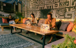 13 Cielos Hostel & Coworking
